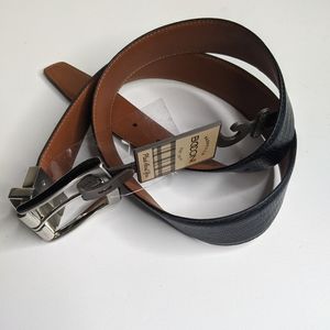 Nwt Boconi reversible belt size 34 (m)